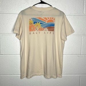 < Women’s Salt Life Flower/Sunset Graphic Tee >